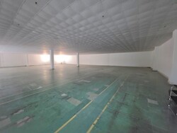 Warehouse beside Bedok MRT and Bedok Mall (D16), Warehouse #568215791